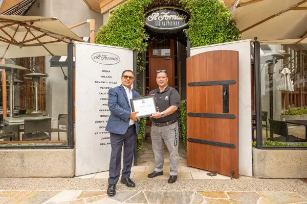 il Fornaio accepting WaterStar award